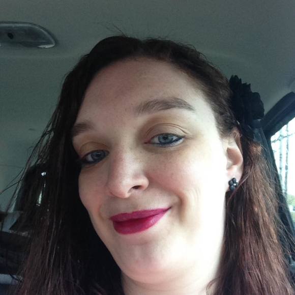 Meet your Posher, Katy - Picture 1 of 1